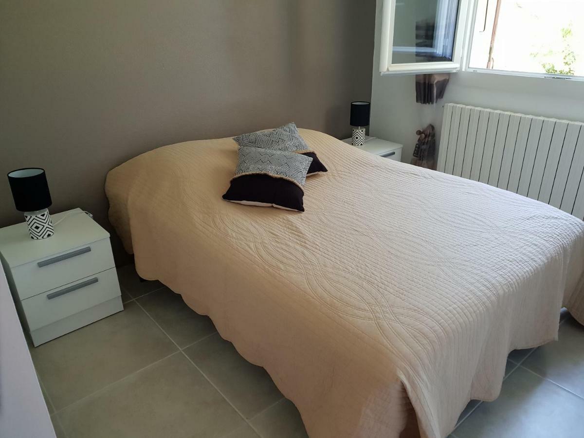 Appartement Location au coeur des Chênes à Sérignan-du-Comtat Extérieur photo